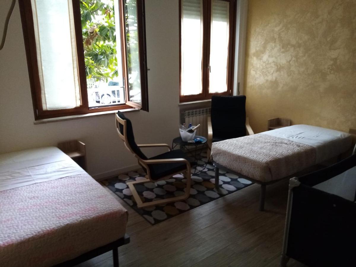 Emmanueli65 Fronte Clinica Per 5 Matrimoniale 2 Singoli 1 Divano Letto Piacenza Zewnętrze zdjęcie